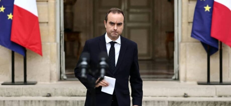 French Prime Minister Resigns in Surprise Move French Prime Minister Resigns in Surprise Move