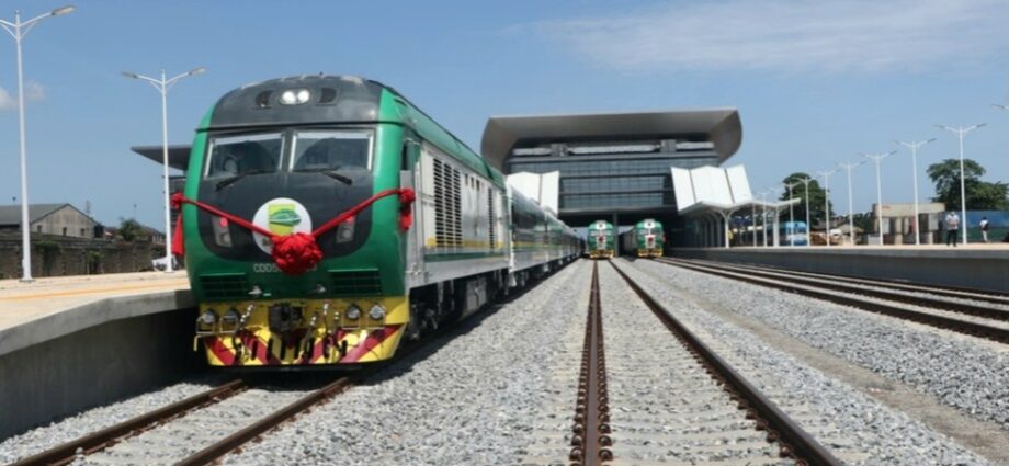 China Deepens Business Cooperation with Belt and Road Partners in 2025