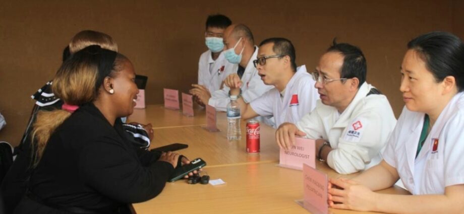 Chinese Medical Team Offers Free Medical Care at Botswana’s University