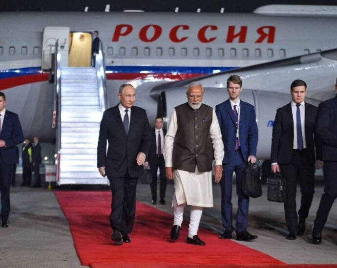 Modi Breaks Protocol to Personally Receive Putin at the Airport