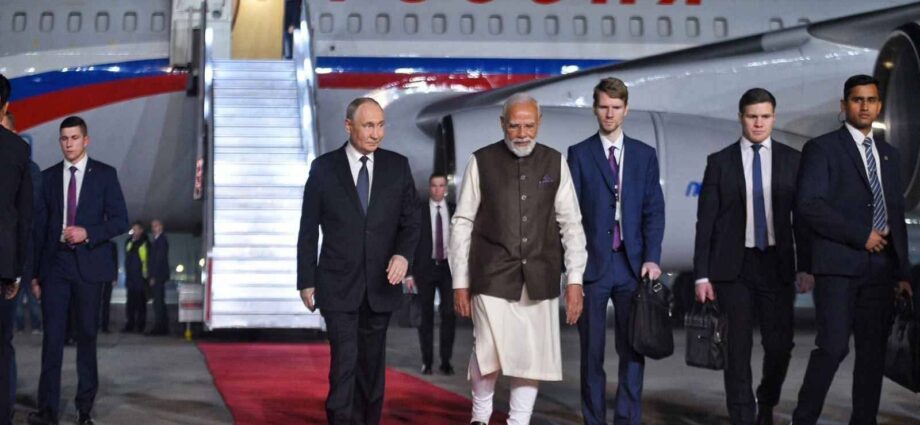 Modi Breaks Protocol to Personally Receive Putin at the Airport
