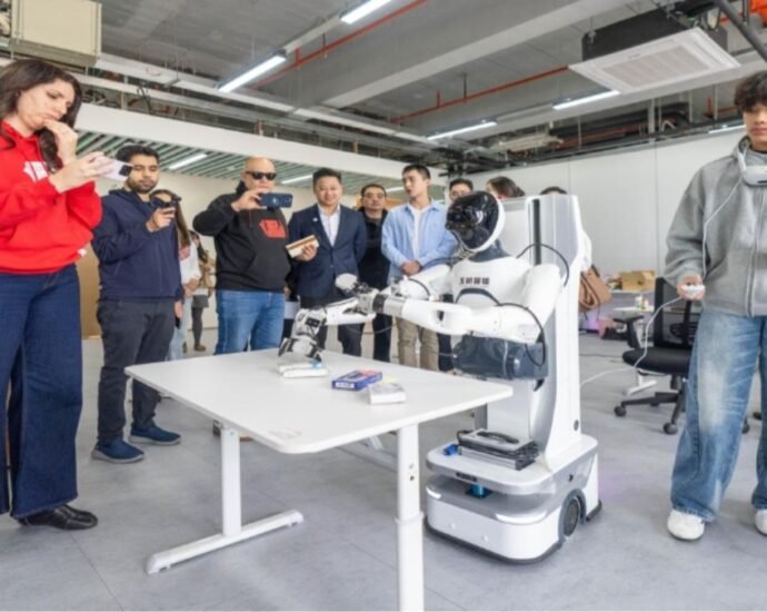 BRI Media Representatives Explore Robotics Tech in Shenzhen, S China’s Guangdong   