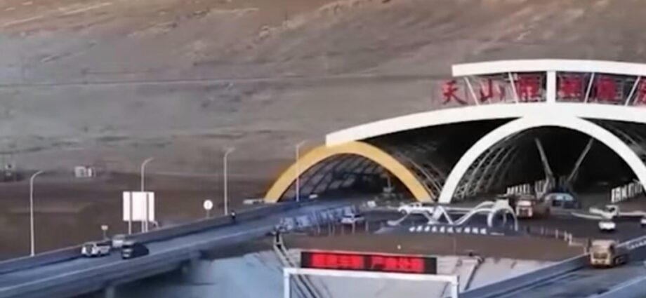 World’s Longest Expressway Tunnel Opened in North West China World’s Longest Expressway Tunnel Opened in North West China