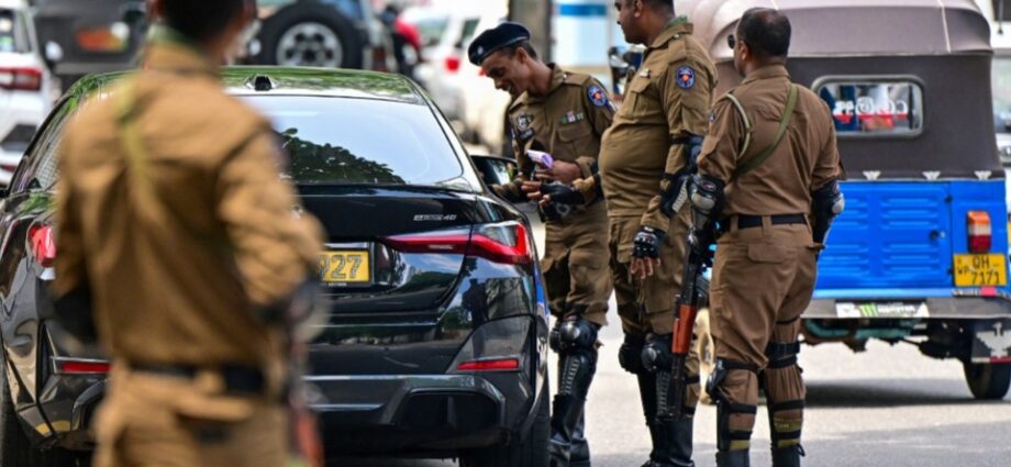 Sri Lankan Police Introduce Mouth Swab Drug Test for Drivers