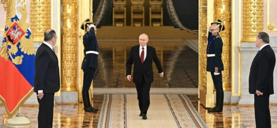 Putin Receives Credentials from Ambassadors of Nine African Countries