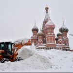 Kremlin: US Easing Sanctions on Russian Oil to Stabilize Energy Markets Kremlin: US Easing Sanctions on Russian Oil to Stabilize Energy Markets