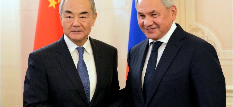 Global Governance: Yi Met with Shoigu in Beijing