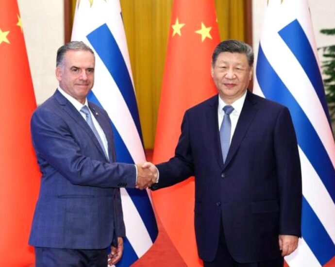 Xi Holds Talks with Uruguayan President Xi Holds Talks with Uruguayan President
