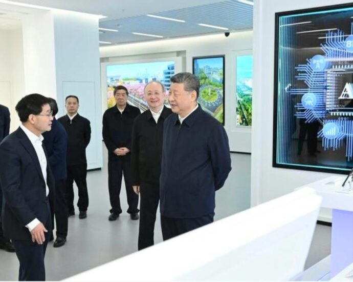 Xi visits IT Innovation Park in Beijing, Stresses Sci-Tech Self Reliance