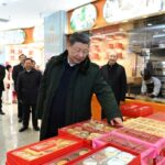 Xi Visits Beijing Residents Ahead of Spring Festival, Extends Greetings to All Chinese