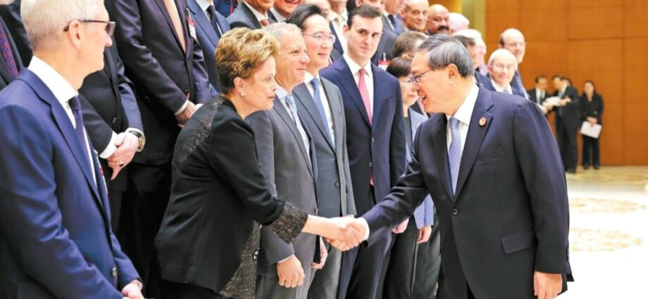 Forum Highlights Opening-Up, Innovation