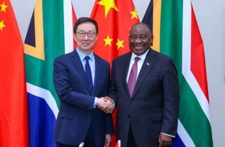 Chinese VP Meets South African President on Bilateral Ties Chinese VP Meets South African President on Bilateral Ties