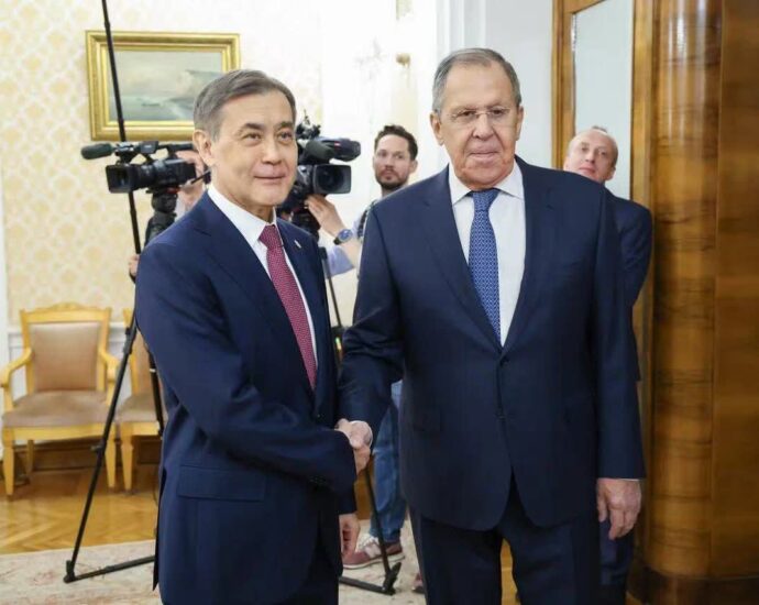 SCO Secretary-General Meets with the Minister of Foreign Affairs of the Russian Federation in Moscow