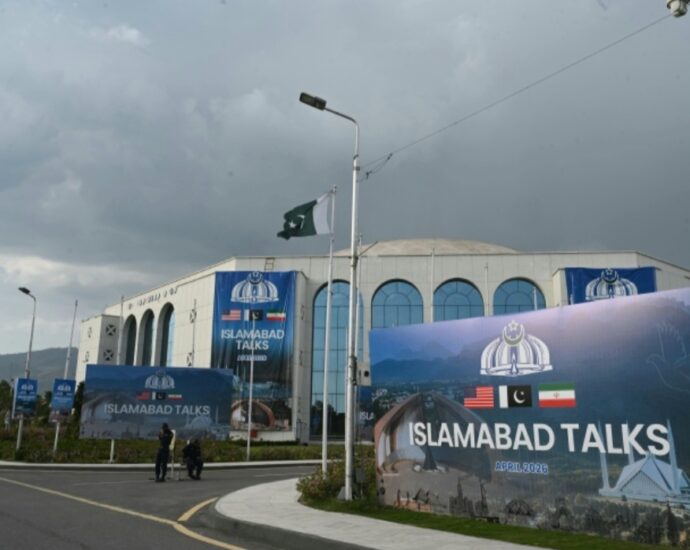 U.S., Iranian Delegations Meet in Islamabad to Pursue Lasting Peace U.S., Iranian Delegations Meet in Islamabad to Pursue Lasting Peace