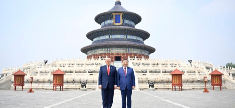Xi, Trump Visit Temple of Heaven